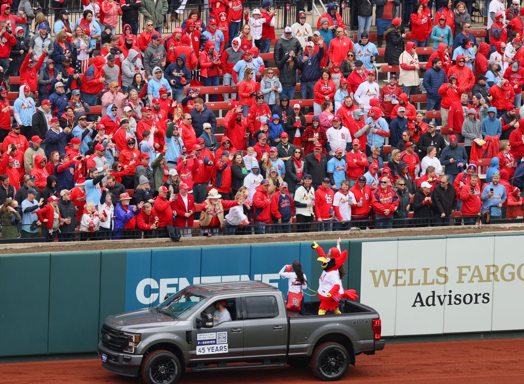 Cardinals host opening day at Busch Stadium